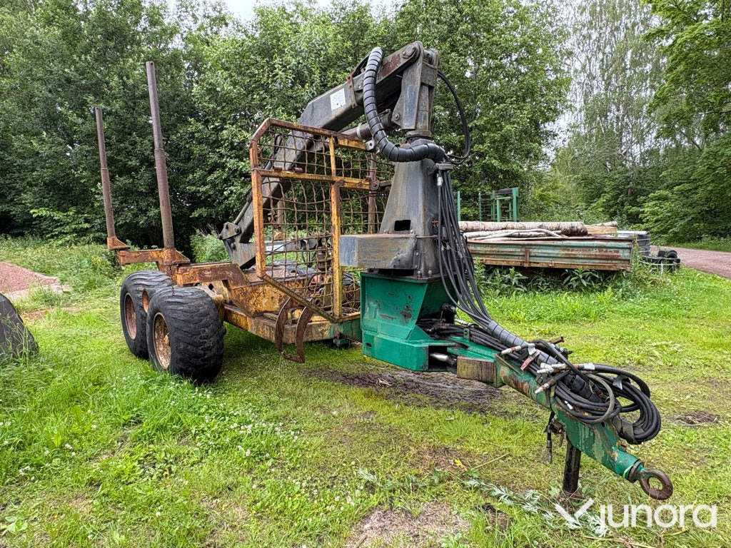 Skogsvagn med kran - Meža piekabe: foto 3 Skogsvagn med kran - Meža piekabe: foto 3