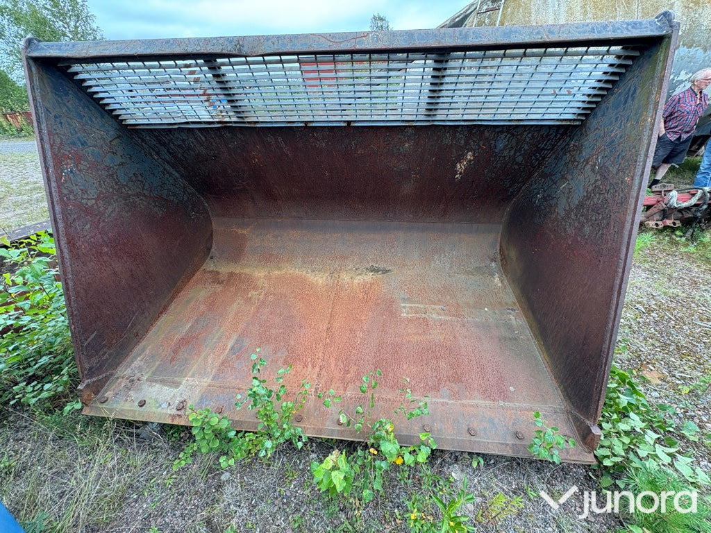 Skopa - Volvo BM - Iekrāvēja kauss: foto 1 Skopa - Volvo BM - Iekrāvēja kauss: foto 1