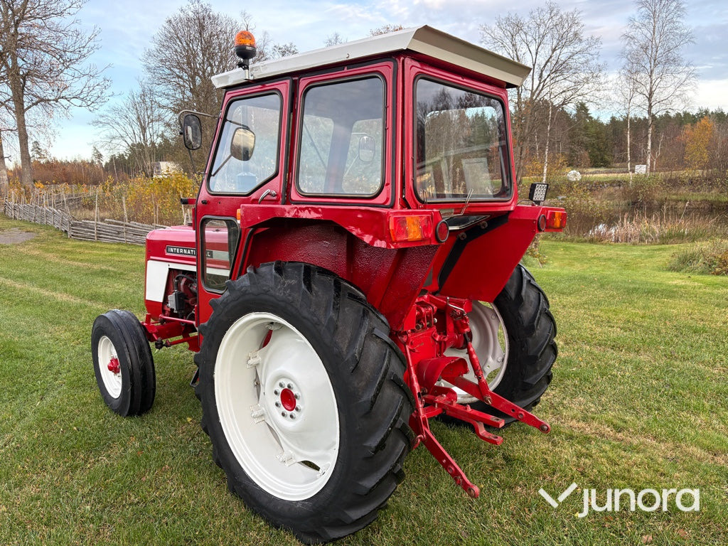 Traktor - International 444 - Traktors: foto 3 Traktor - International 444 - Traktors: foto 3