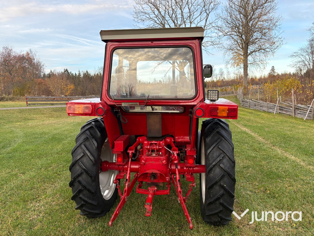 Traktor - International 444 - Traktors: foto 4 Traktor - International 444 - Traktors: foto 4