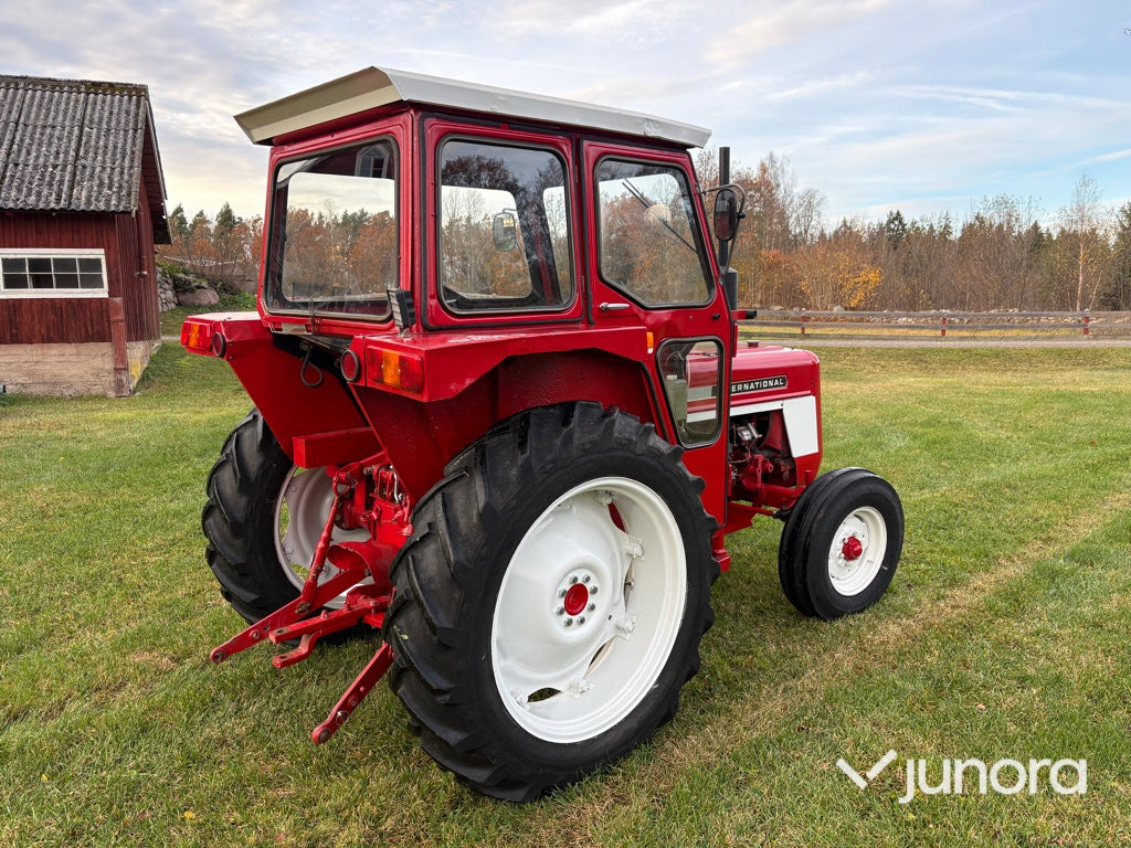 Traktor - International 444 - Traktors: foto 5 Traktor - International 444 - Traktors: foto 5