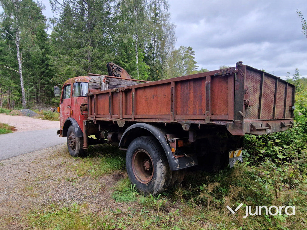 Veteranlastbil Volvo F85-34 - Bortu kravas automašīna/ Platforma, Kravas auto ar manipulatoru: foto 4 Veteranlastbil Volvo F85-34 - Bortu kravas automašīna/ Platforma, Kravas auto ar manipulatoru: foto 4