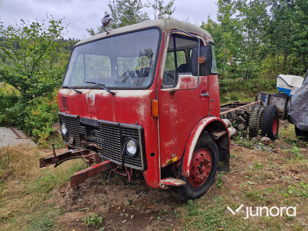 Veteranlastbil Volvo F85 - Šasija kravas automašīna: foto 1 Veteranlastbil Volvo F85 - Šasija kravas automašīna: foto 1