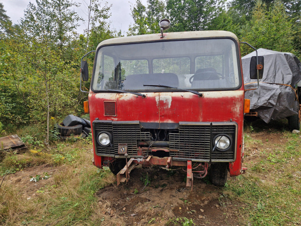 Veteranlastbil Volvo F85 - Šasija kravas automašīna: foto 2 Veteranlastbil Volvo F85 - Šasija kravas automašīna: foto 2