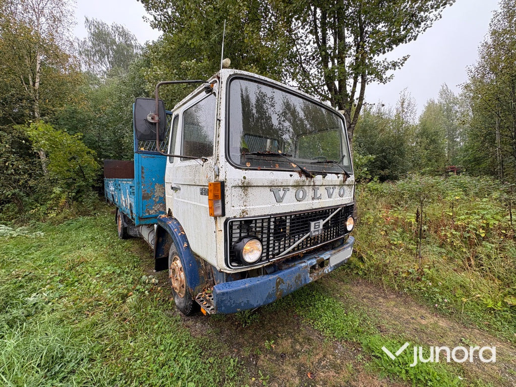Volvo 609 4x2 med bakgavellyft - Bortu kravas automašīna/ Platforma: foto 3 Volvo 609 4x2 med bakgavellyft - Bortu kravas automašīna/ Platforma: foto 3