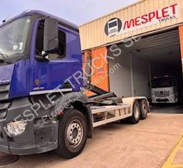 Mercedes Actros 2842 - Pacēlājs ar āķi: foto 1 Mercedes Actros 2842 - Pacēlājs ar āķi: foto 1