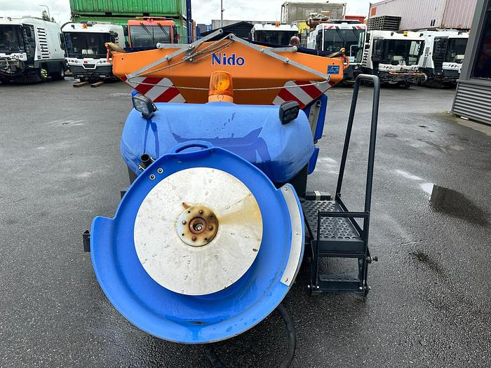 Nido Stratos B20-24 VCLN-490 - Sāls un smilts kaisītājs: foto 4 Nido Stratos B20-24 VCLN-490 - Sāls un smilts kaisītājs: foto 4