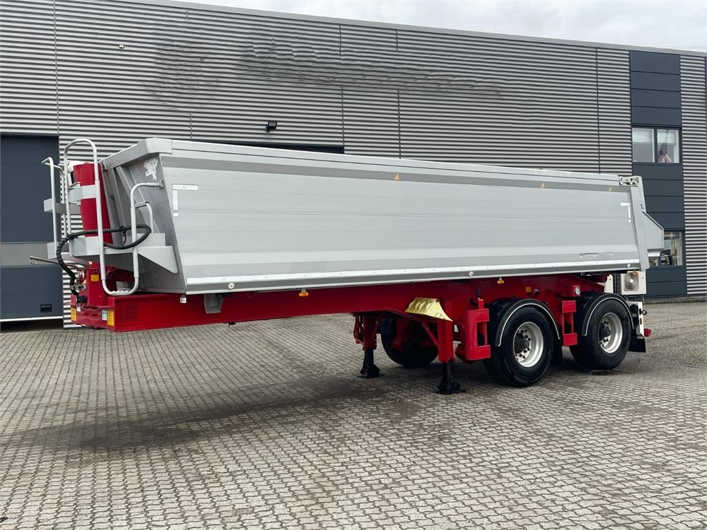 Benalu 2-aks 24m3 alu chassis - Puspiekabe pašizgāzējs: foto 4 Benalu 2-aks 24m3 alu chassis - Puspiekabe pašizgāzējs: foto 4