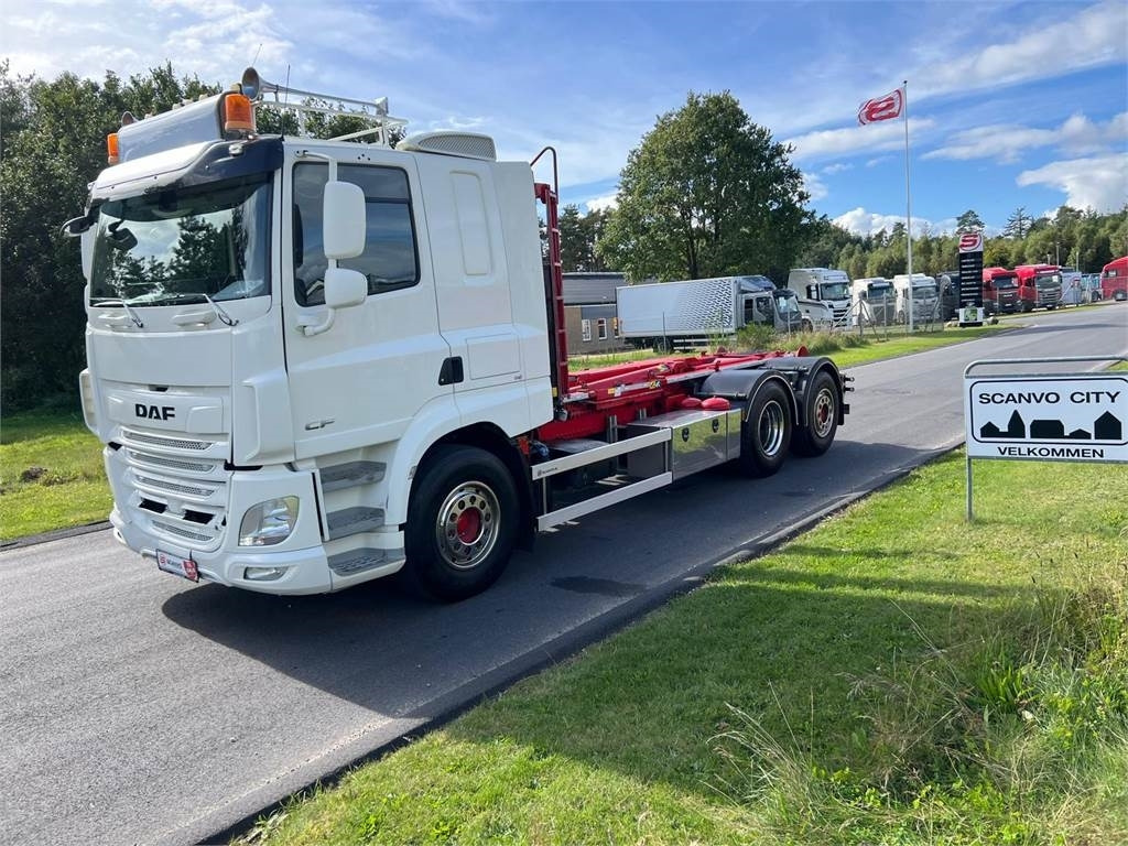 DAF CF 530 6x2*4 FAN - Pacēlājs ar āķi: foto 1 DAF CF 530 6x2*4 FAN - Pacēlājs ar āķi: foto 1
