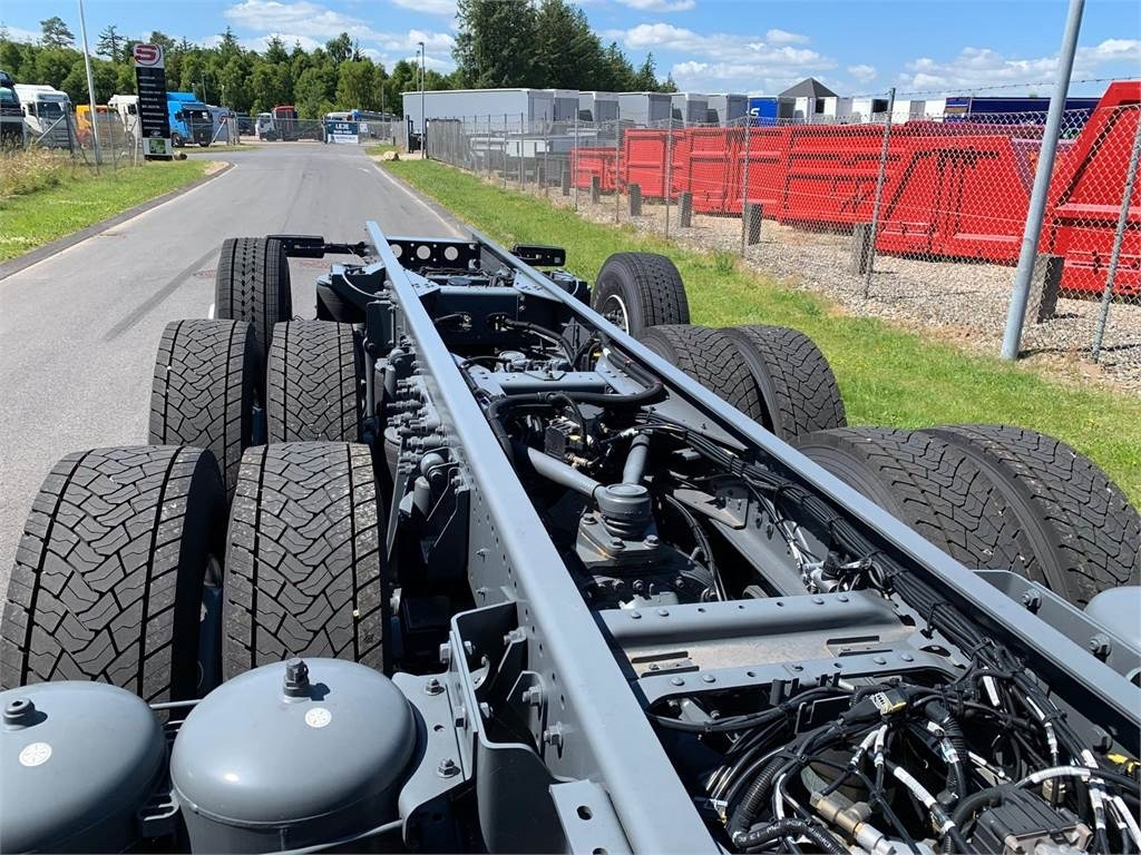 DAF XF 430 FAW 8x4*4 Tridem - Šasija kravas automašīna: foto 4 DAF XF 430 FAW 8x4*4 Tridem - Šasija kravas automašīna: foto 4