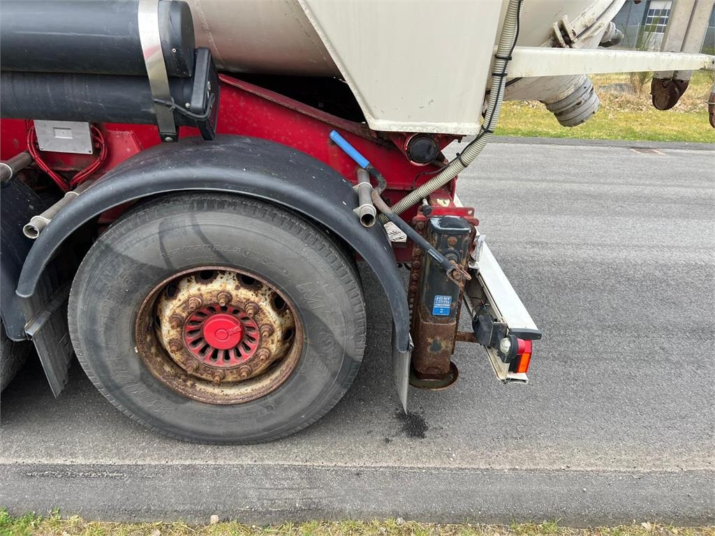 Puspiekabe cisterna Interconsult 64m3 STRT1-64CA med tip: foto 7