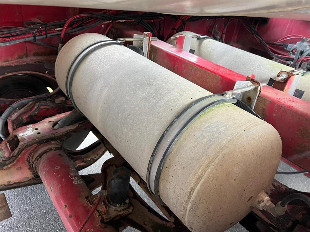 Puspiekabe cisterna Interconsult 64m3 STRT1-64CA med tip: foto 23