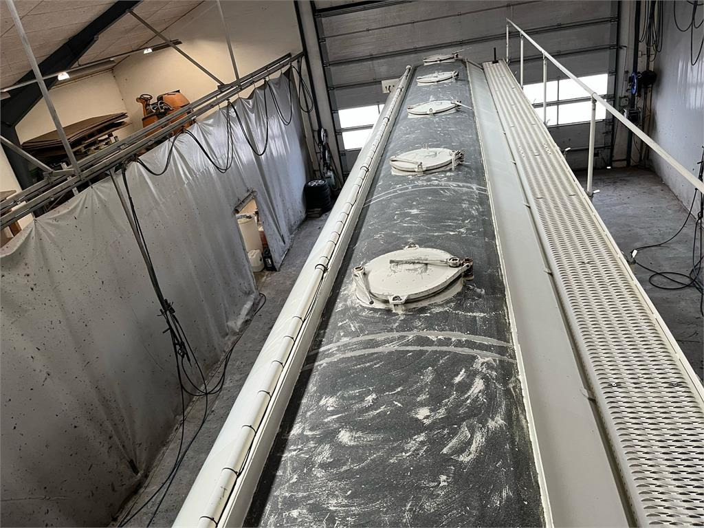 Puspiekabe cisterna Interconsult 64m3 STRT1-64CA med tip: foto 9