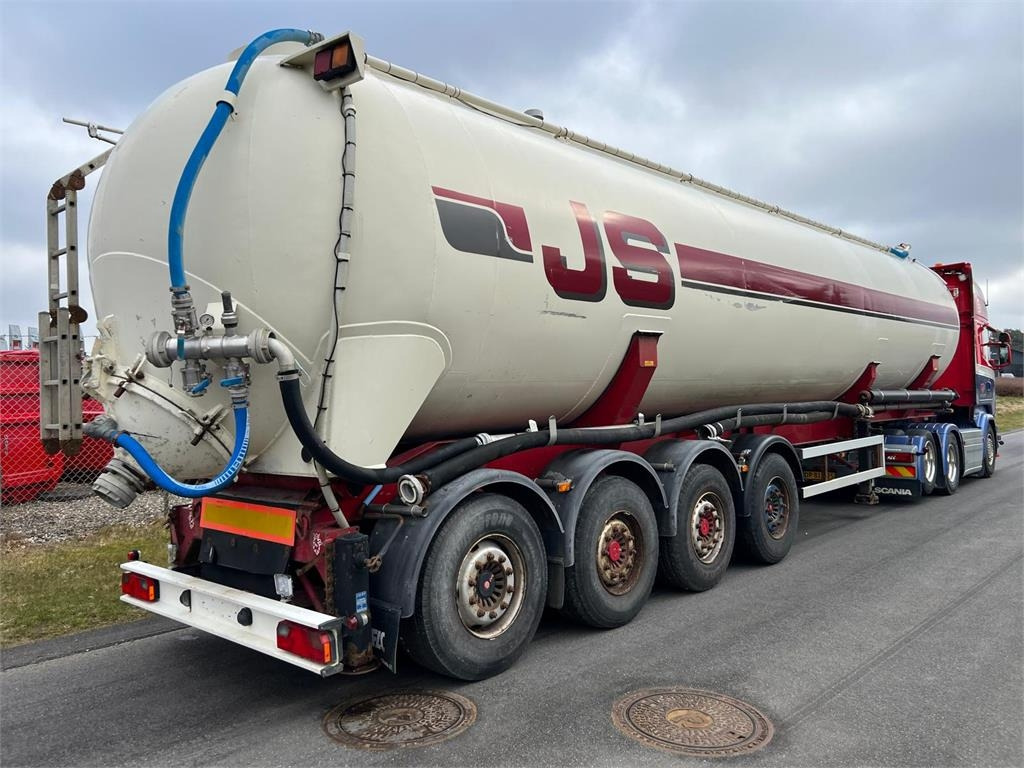 Puspiekabe cisterna Interconsult 64m3 STRT1-64CA med tip: foto 6