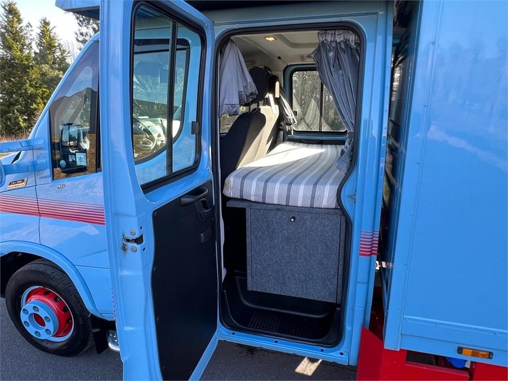 Iveco Daily 70C18 - dobbelt cab - Kravas automašīna ar slēgto virsbūvi: foto 4 Iveco Daily 70C18 - dobbelt cab - Kravas automašīna ar slēgto virsbūvi: foto 4