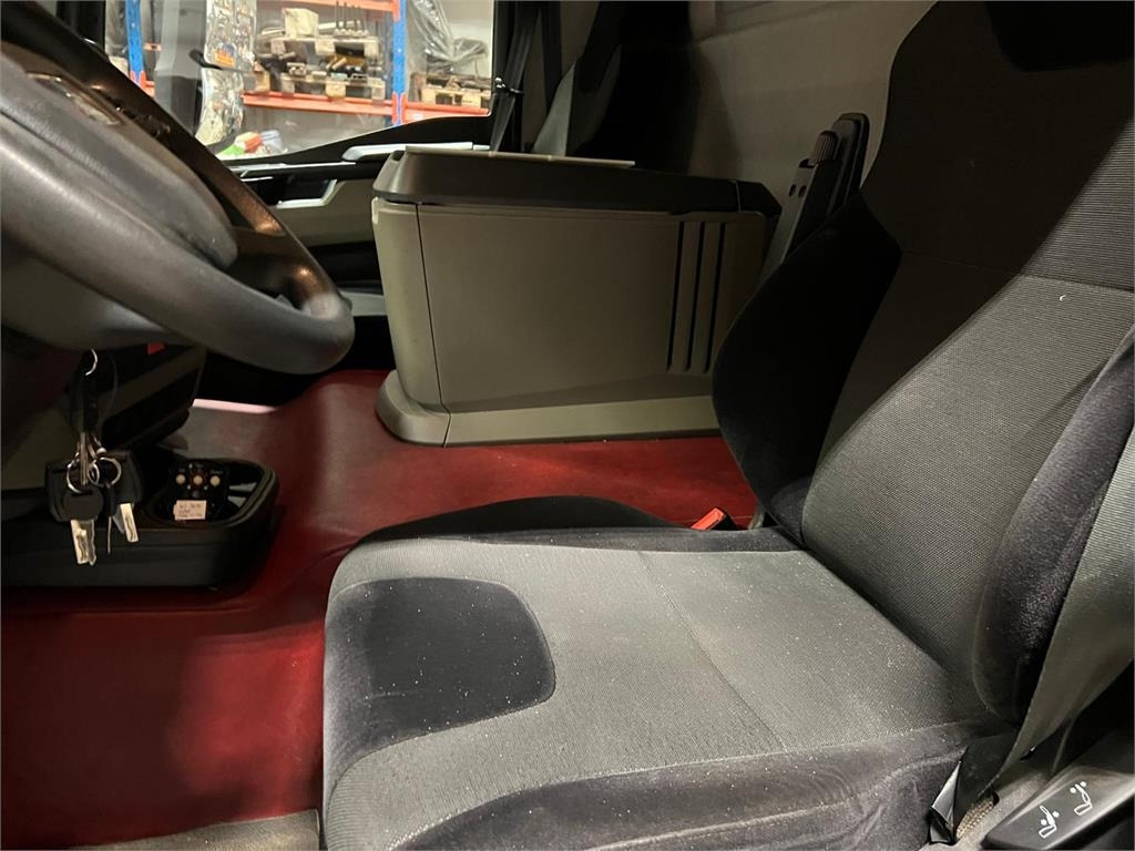 MAN TGL 12-220 BL - Kravas automašīna ar tentu: foto 5 MAN TGL 12-220 BL - Kravas automašīna ar tentu: foto 5