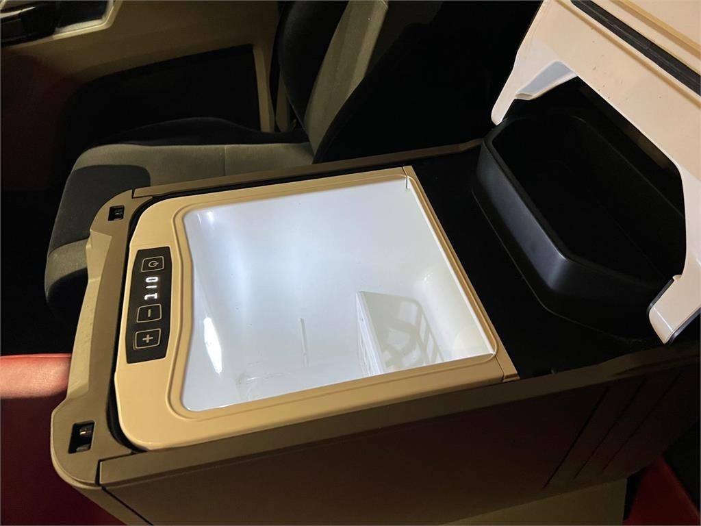 MAN TGL 12-220 BL - Kravas automašīna ar tentu: foto 4 MAN TGL 12-220 BL - Kravas automašīna ar tentu: foto 4