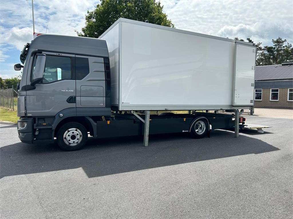 MAN TGL 8-220 4x2 BL incl. 2 stk veksellad - Konteineru vedējs/ Kravas automašīna ar noņemamā virsbūve: foto 4 MAN TGL 8-220 4x2 BL incl. 2 stk veksellad - Konteineru vedējs/ Kravas automašīna ar noņemamā virsbūve: foto 4