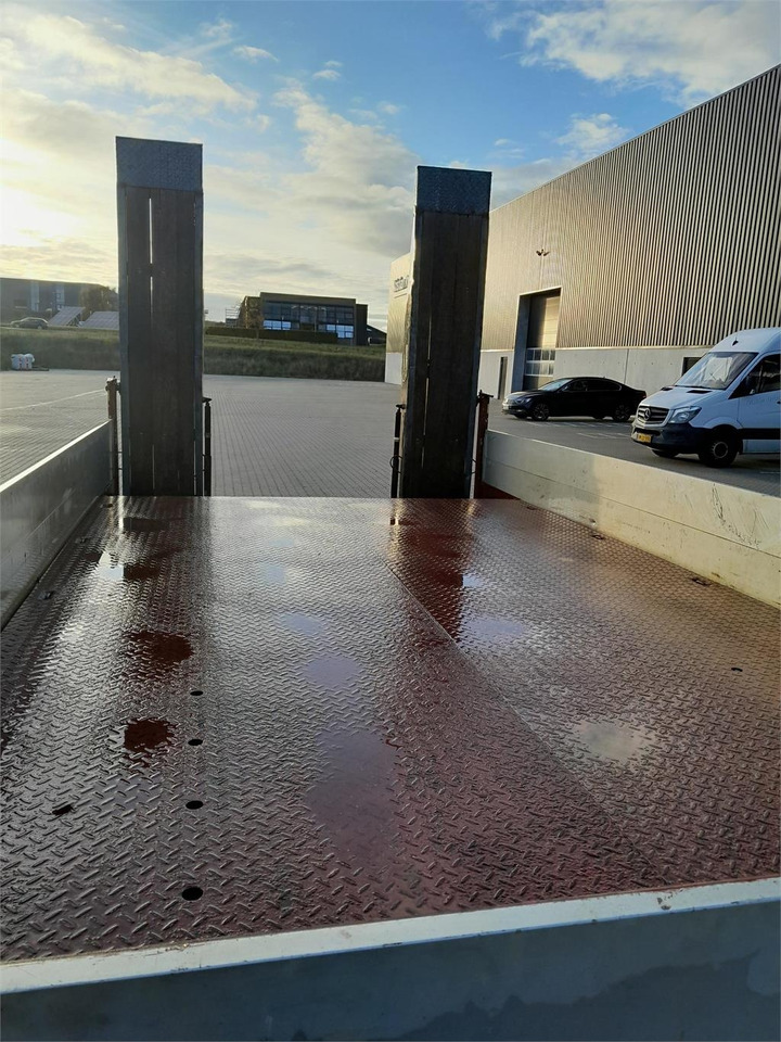 MTDK KC200 11,8 ton 5,2 mtr lad + ramper - Piekabe zema profila platforma: foto 4 MTDK KC200 11,8 ton 5,2 mtr lad + ramper - Piekabe zema profila platforma: foto 4