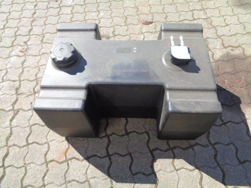 Mercedes-Benz 100 L plast (H formet) Dieseltank - Degvielas tvertne - Kravas automašīna: foto 4 Mercedes-Benz 100 L plast (H formet) Dieseltank - Degvielas tvertne - Kravas automašīna: foto 4