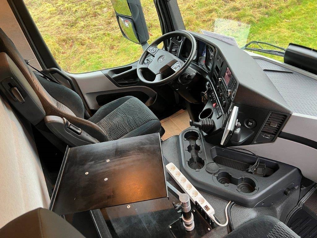 Kravas automašīna ar slēgto virsbūvi Mercedes-Benz Antos 1824 LnR: foto 9