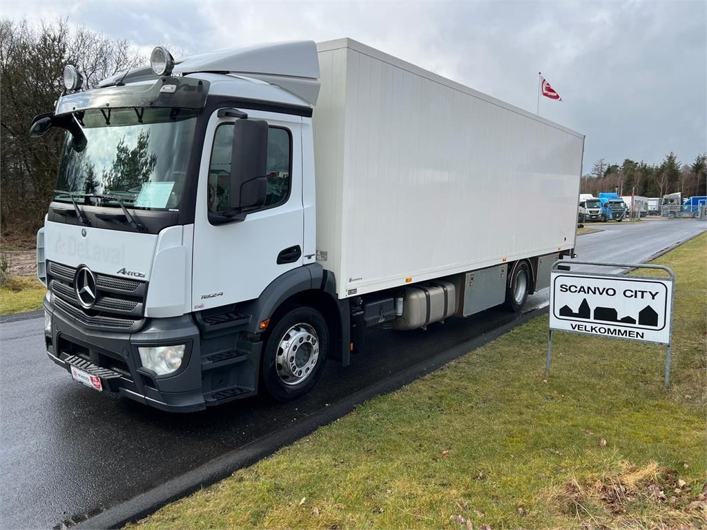 Mercedes-Benz Antos 1824 LnR - Kravas automašīna ar slēgto virsbūvi: foto 1 Mercedes-Benz Antos 1824 LnR - Kravas automašīna ar slēgto virsbūvi: foto 1