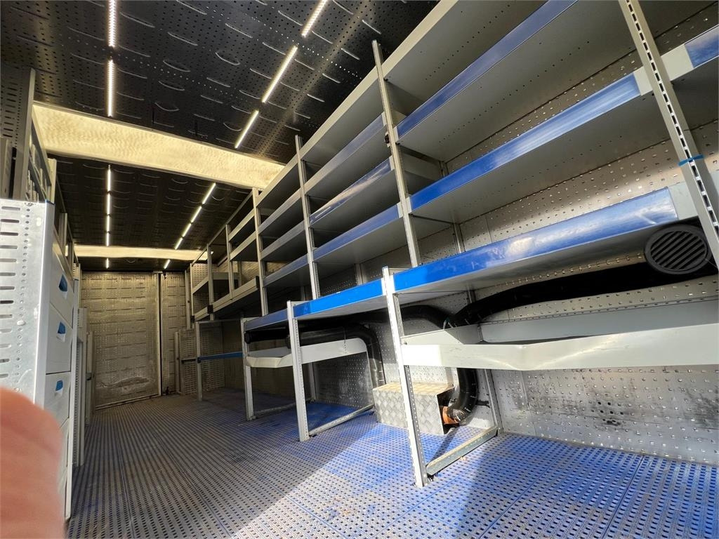 Mercedes-Benz Antos 1824 LnR  - Kravas automašīna ar slēgto virsbūvi: foto 5 Mercedes-Benz Antos 1824 LnR  - Kravas automašīna ar slēgto virsbūvi: foto 5