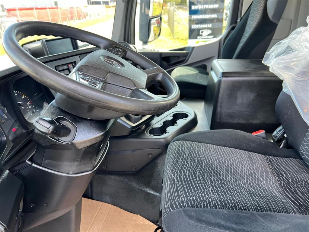 Būvgružu konteineru vedējs Mercedes-Benz Antos 2546 - Hiab 192 E kran: foto 23 Būvgružu konteineru vedējs Mercedes-Benz Antos 2546 - Hiab 192 E kran: foto 23
