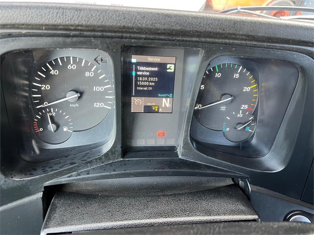 Mercedes-Benz Antos 2546 - Hiab 192 E kran  - Būvgružu konteineru vedējs: foto 5 Mercedes-Benz Antos 2546 - Hiab 192 E kran  - Būvgružu konteineru vedējs: foto 5