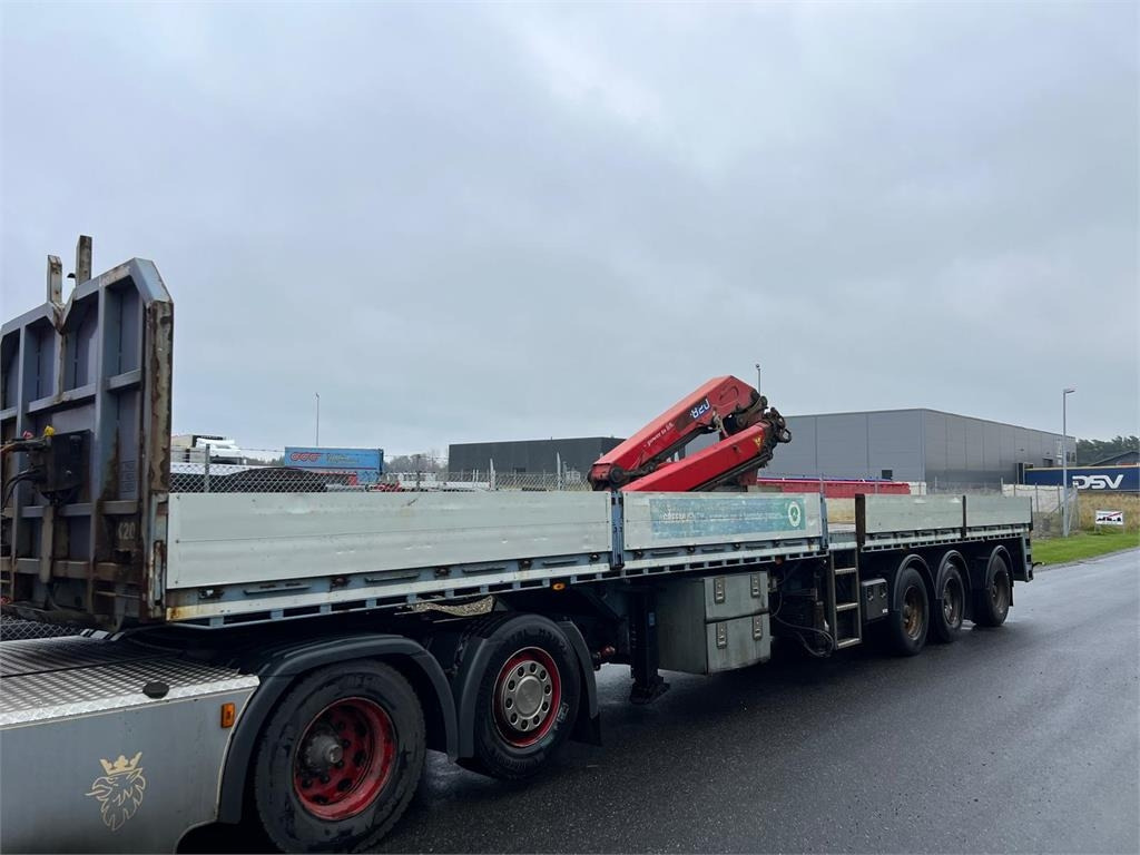 Leci 13,6 mtr. HMF 1820K3 - Puspiekabe: foto 1 Leci 13,6 mtr. HMF 1820K3 - Puspiekabe: foto 1