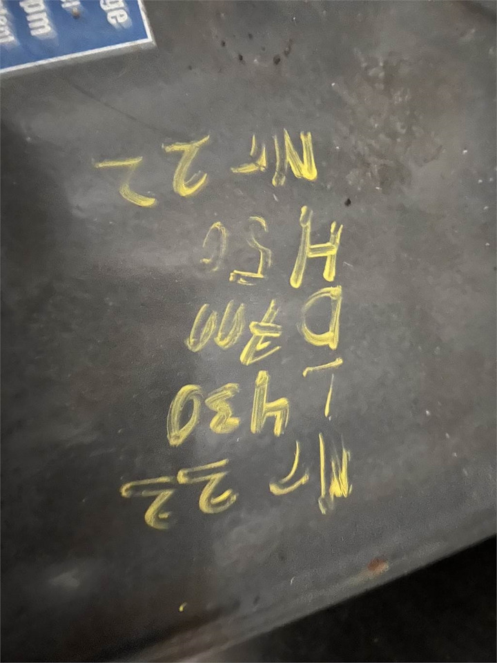 Scania 150 ltr dieseltank - Degvielas tvertne - Kravas automašīna: foto 2 Scania 150 ltr dieseltank - Degvielas tvertne - Kravas automašīna: foto 2