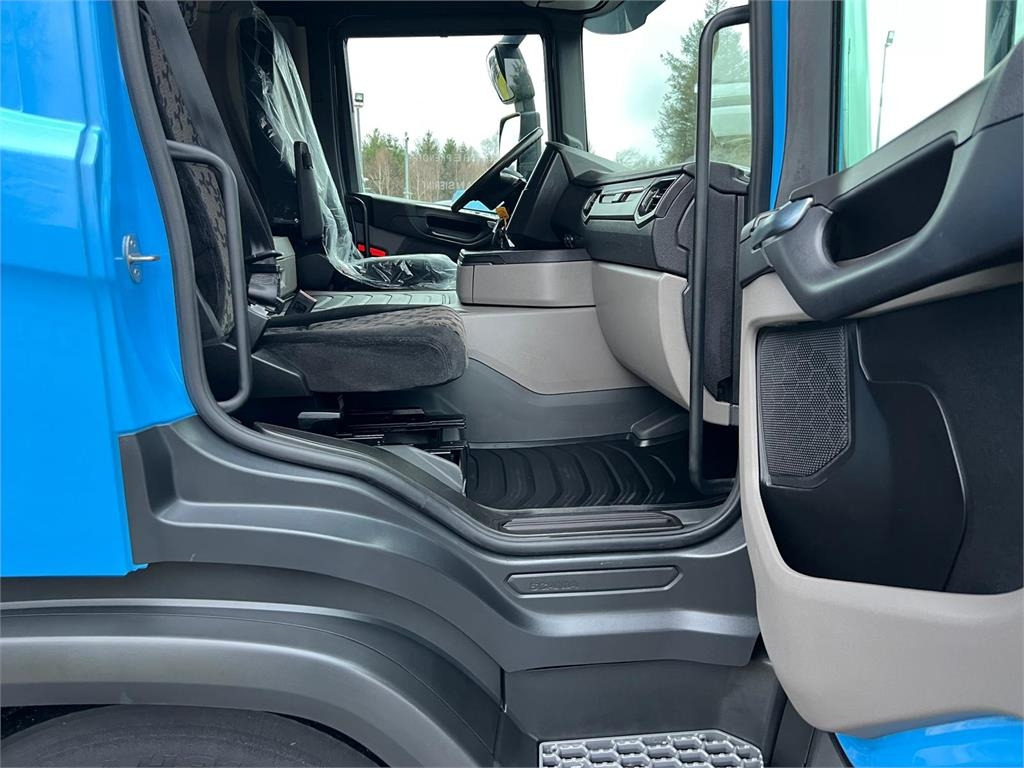 Scania P280 B 4x2 NB - Kravas automašīna ar tentu: foto 3 Scania P280 B 4x2 NB - Kravas automašīna ar tentu: foto 3