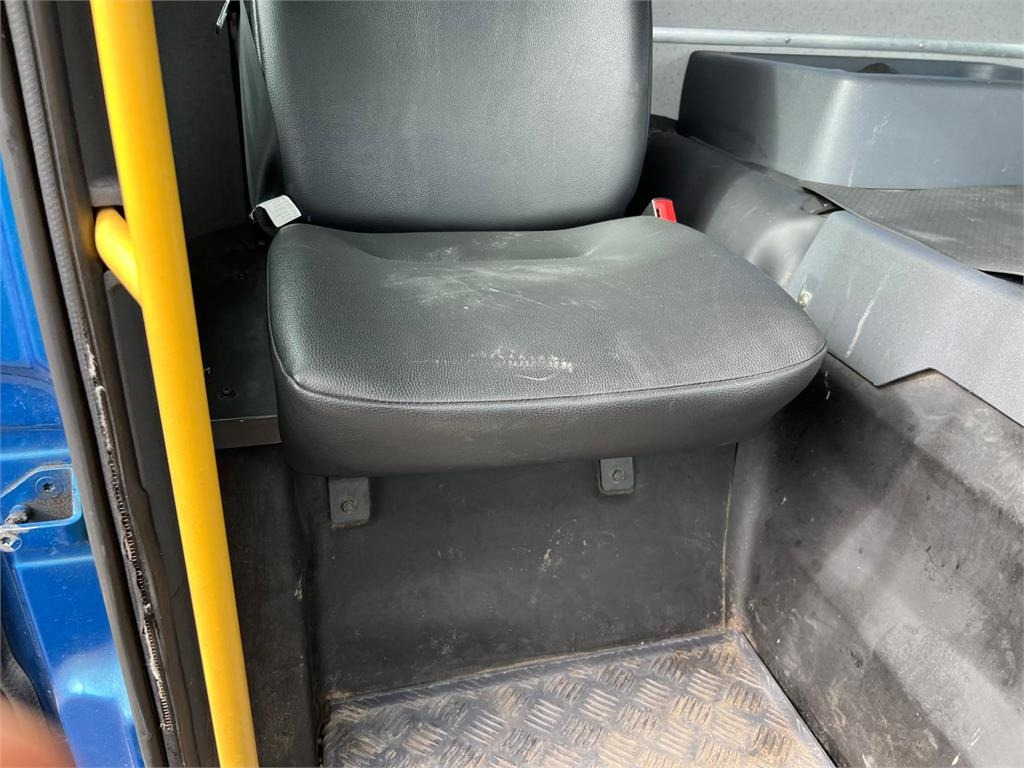 Kravas automašīna ar slēgto virsbūvi Scania P320 DB 4x2 MLB - low entry: foto 6