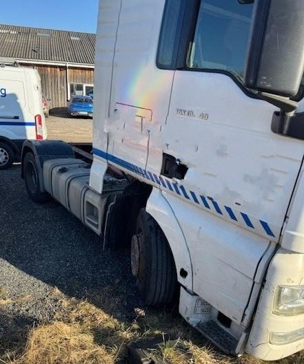 MAN TGX 18-440 4x2 LLS-U mega - Vilcējs: foto 2 MAN TGX 18-440 4x2 LLS-U mega - Vilcējs: foto 2