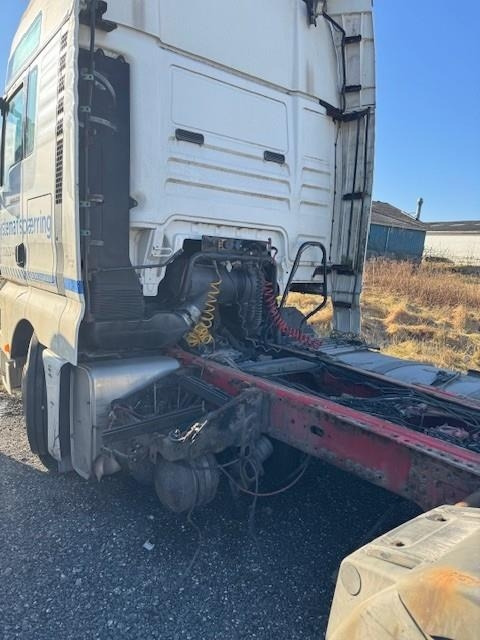 MAN TGX 18-440 4x2 LLS-U mega - Vilcējs: foto 3 MAN TGX 18-440 4x2 LLS-U mega - Vilcējs: foto 3