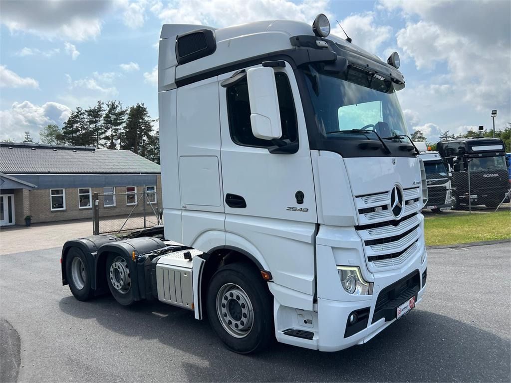 Mercedes-Benz Actros 2548 LS - Vilcējs: foto 2 Mercedes-Benz Actros 2548 LS - Vilcējs: foto 2