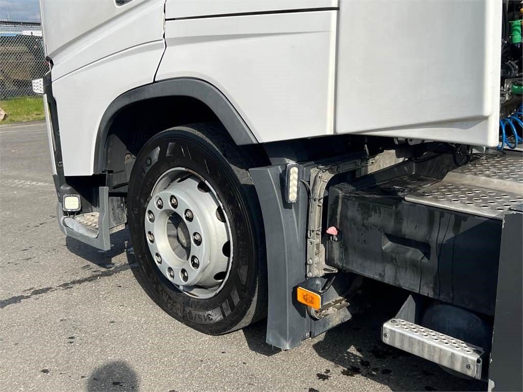 Vilcējs Volvo FH460 4x2 x-low mega: foto 10