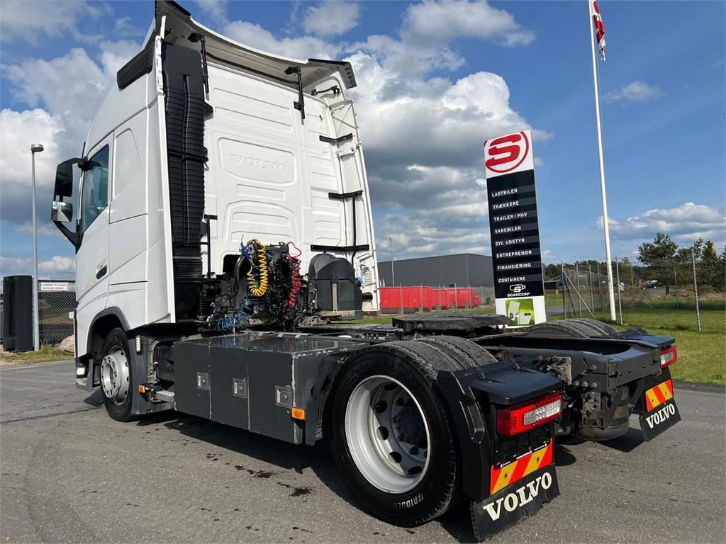 Volvo FH460 4x2 x-low mega - Vilcējs: foto 2 Volvo FH460 4x2 x-low mega - Vilcējs: foto 2