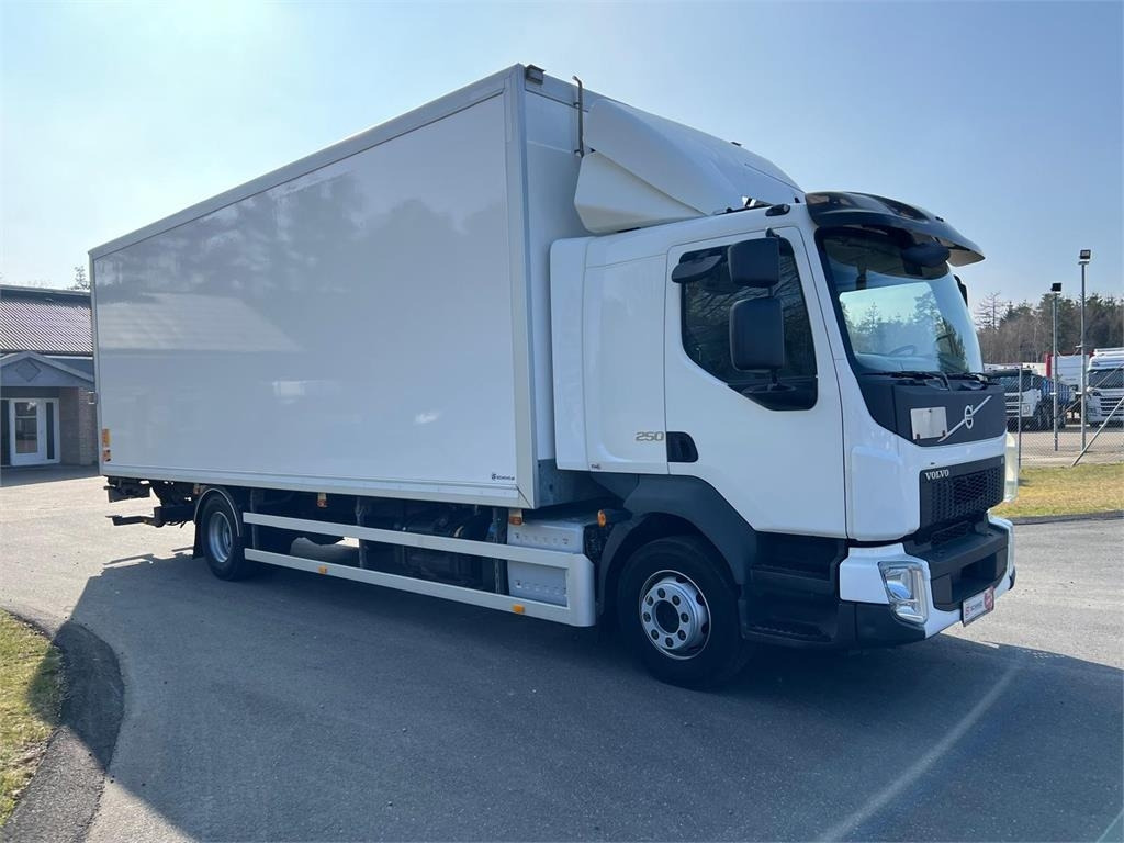 Volvo FL 16 ton 250HK - Kravas automašīna ar slēgto virsbūvi: foto 2 Volvo FL 16 ton 250HK - Kravas automašīna ar slēgto virsbūvi: foto 2