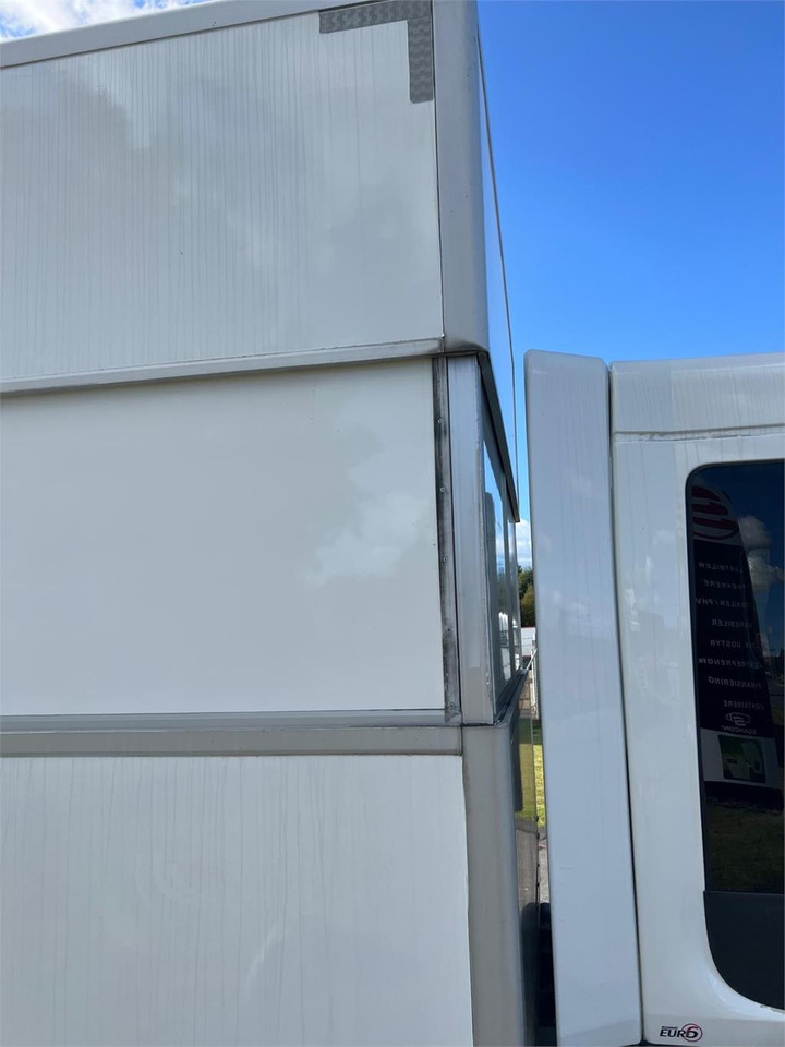 Volvo FL 250 16 ton - Kravas automašīna ar slēgto virsbūvi: foto 3 Volvo FL 250 16 ton - Kravas automašīna ar slēgto virsbūvi: foto 3