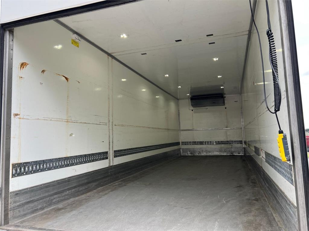 Volvo FL 250 16 ton - Kravas automašīna refrižerators: foto 5 Volvo FL 250 16 ton - Kravas automašīna refrižerators: foto 5