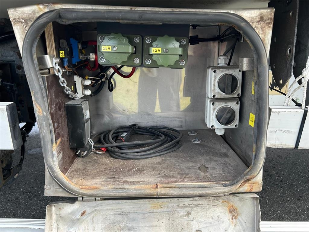 Kravas automašīna refrižerators Volvo FL 250 16 ton: foto 21