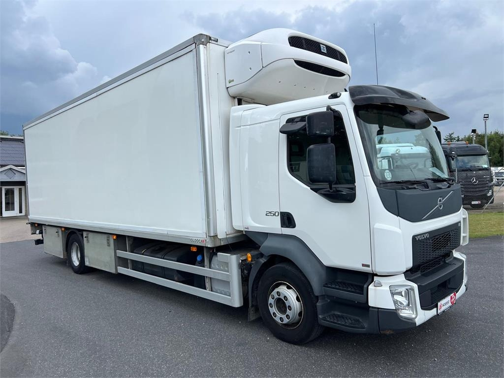 Volvo FL 250 16 ton - Kravas automašīna refrižerators: foto 2 Volvo FL 250 16 ton - Kravas automašīna refrižerators: foto 2