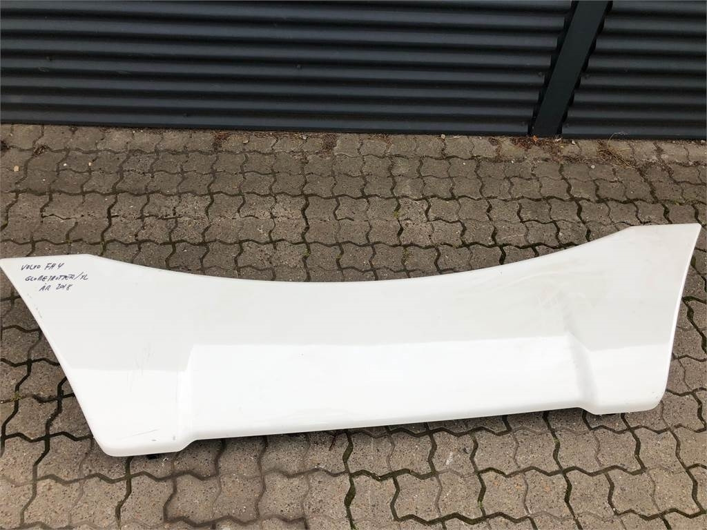Volvo Tagspoiler Volvo FH Globetrotter 2018 - Aerodinamika/ Spoileris: foto 2 Volvo Tagspoiler Volvo FH Globetrotter 2018 - Aerodinamika/ Spoileris: foto 2