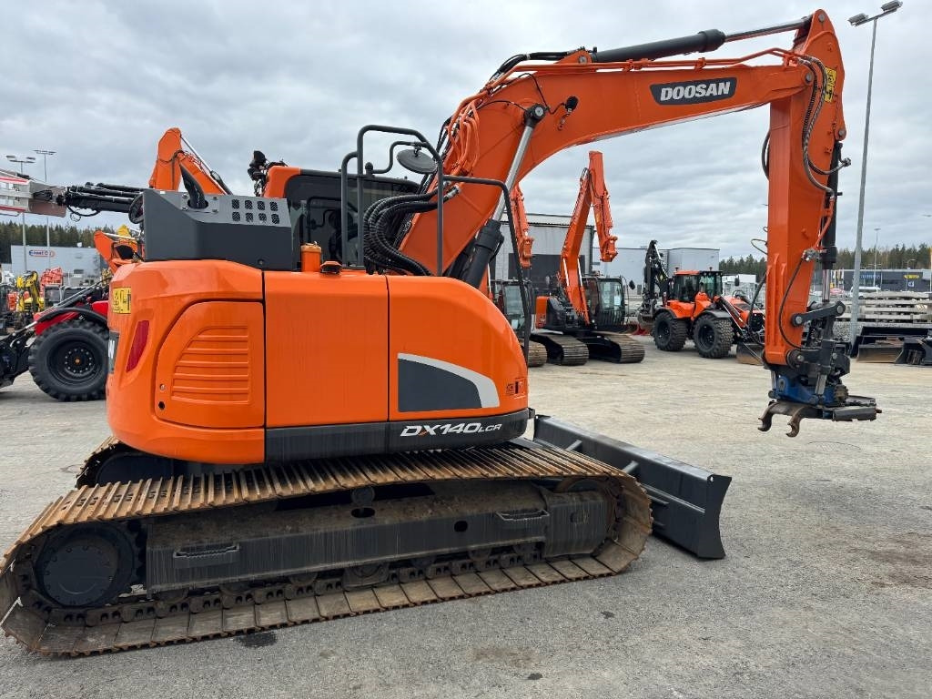 Kāpurķēžu ekskavators Doosan DX 140 LCR-5 Pyörittäjällä: foto 6
