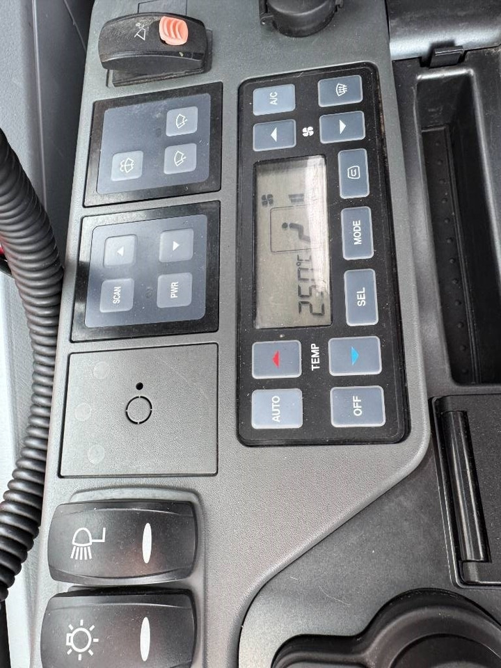 Kāpurķēžu ekskavators Doosan DX 140 LCR-5 Pyörittäjällä: foto 15