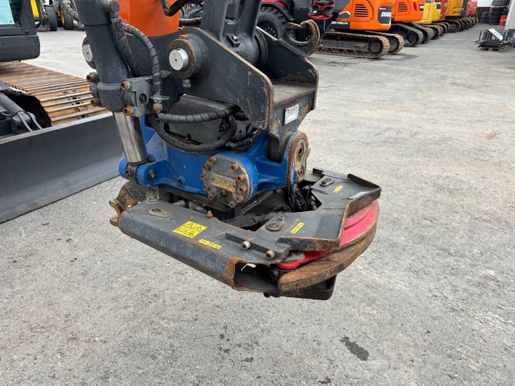 Kāpurķēžu ekskavators Doosan DX 140 LCR-5 Pyörittäjällä: foto 8