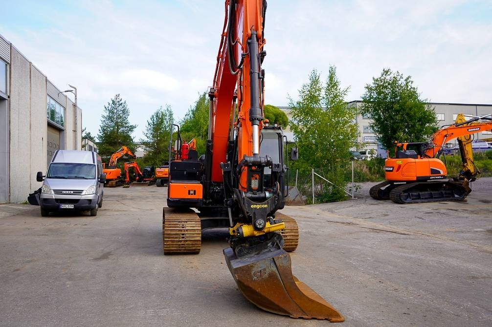 Doosan DX140LC-5 ENGCON - Kāpurķēžu ekskavators: foto 4 Doosan DX140LC-5 ENGCON - Kāpurķēžu ekskavators: foto 4