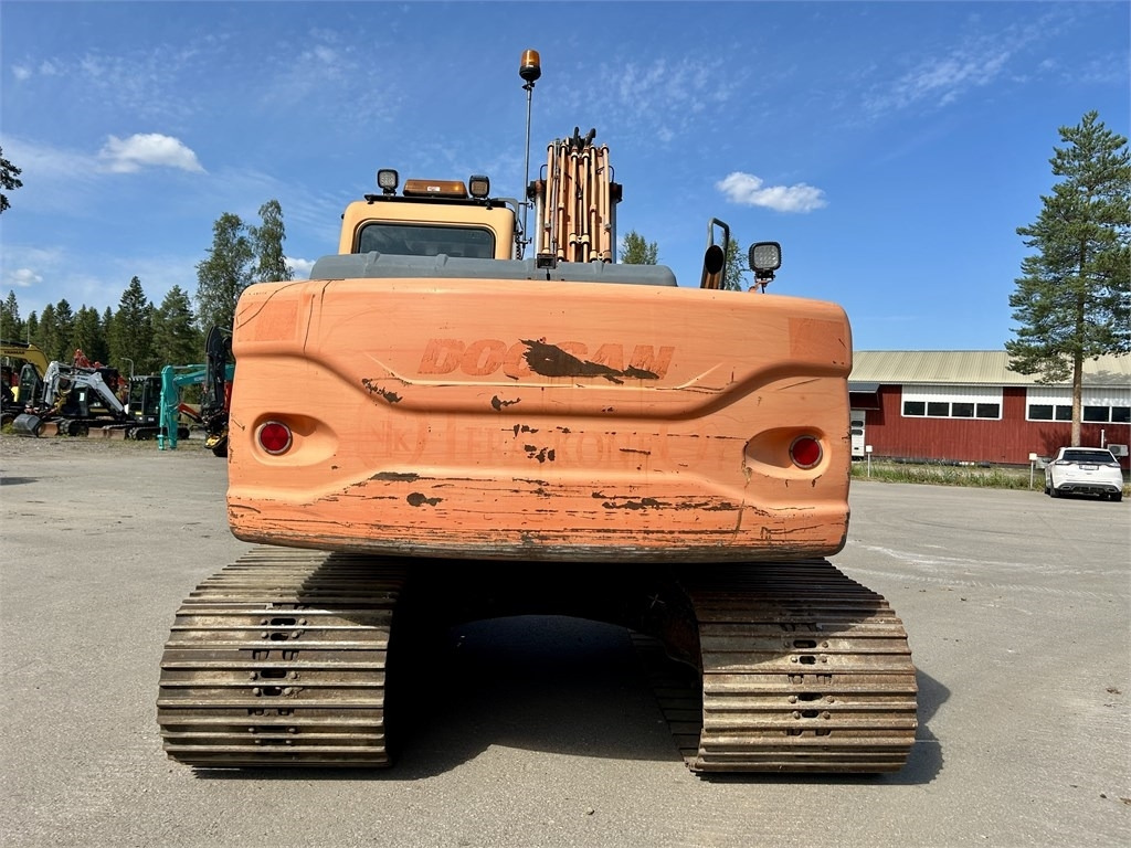 Doosan DX180LC PYÖRITTÄJÄLLÄ - Kāpurķēžu ekskavators: foto 4 Doosan DX180LC PYÖRITTÄJÄLLÄ - Kāpurķēžu ekskavators: foto 4