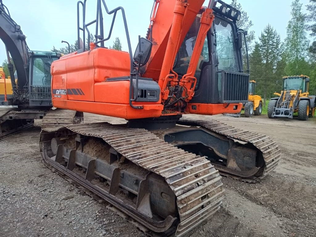 Doosan DX180LCH-3 HIGH TRACK, KALLISTAJALLA - Kāpurķēžu ekskavators: foto 5 Doosan DX180LCH-3 HIGH TRACK, KALLISTAJALLA - Kāpurķēžu ekskavators: foto 5